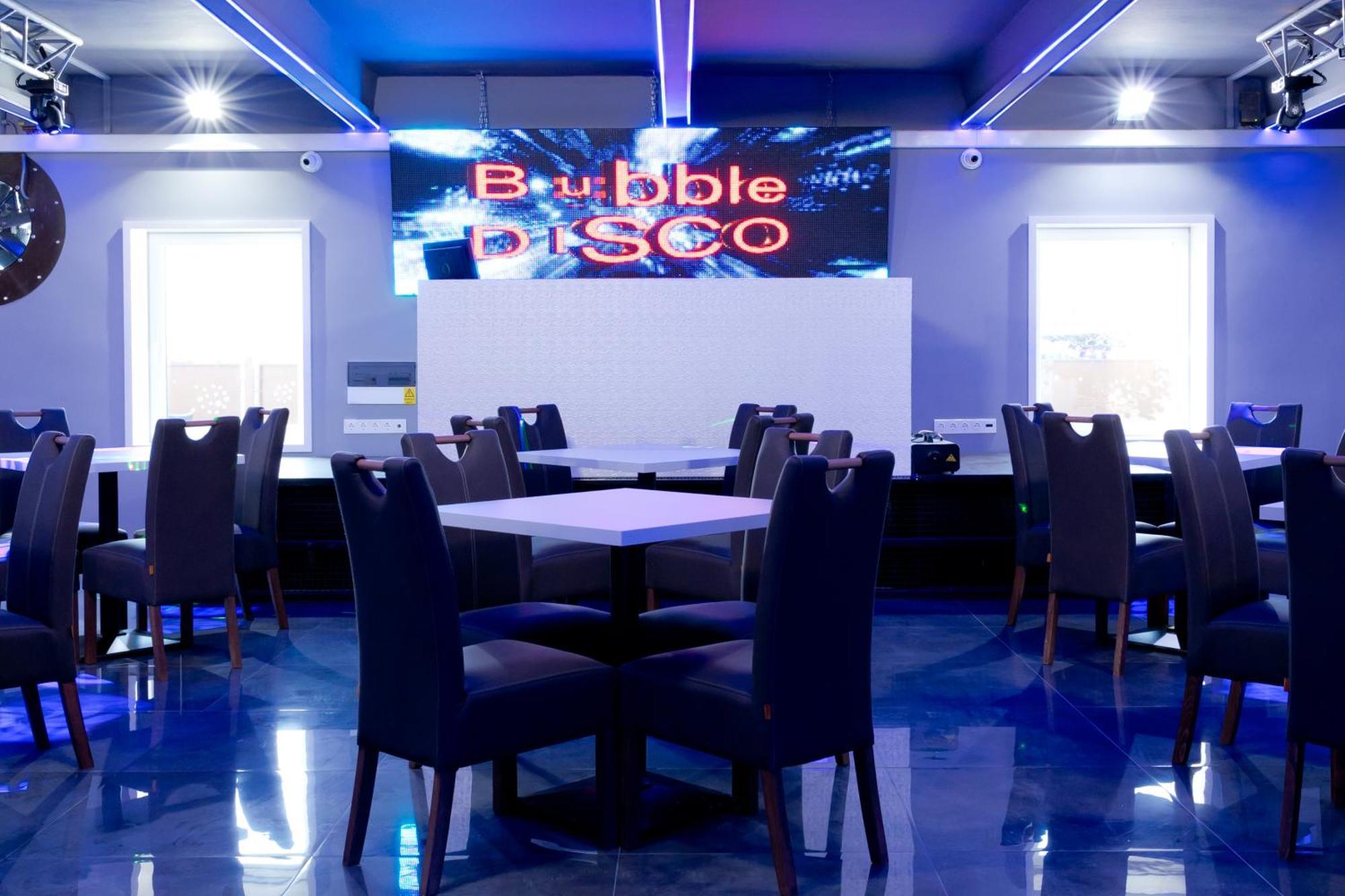 Bubble Hotel Es Rendezvenykoezpont Залаэгерсег Экстерьер фото
